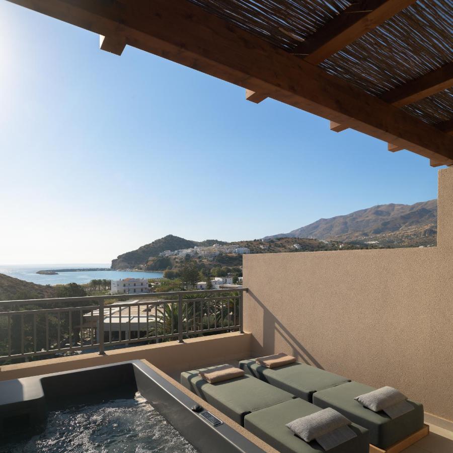 Superior Panoramic Sea view Hot Tub min Age 8 Years Old,1378801877:JPEG